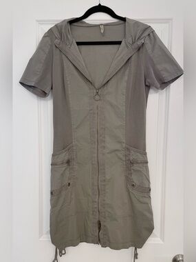 XCVI WEARABLES Lenchen  Olive, Zip-Front Hooded Dress